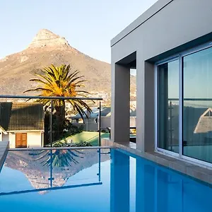  Villa On Slopes Of Geneva Drive South Africa