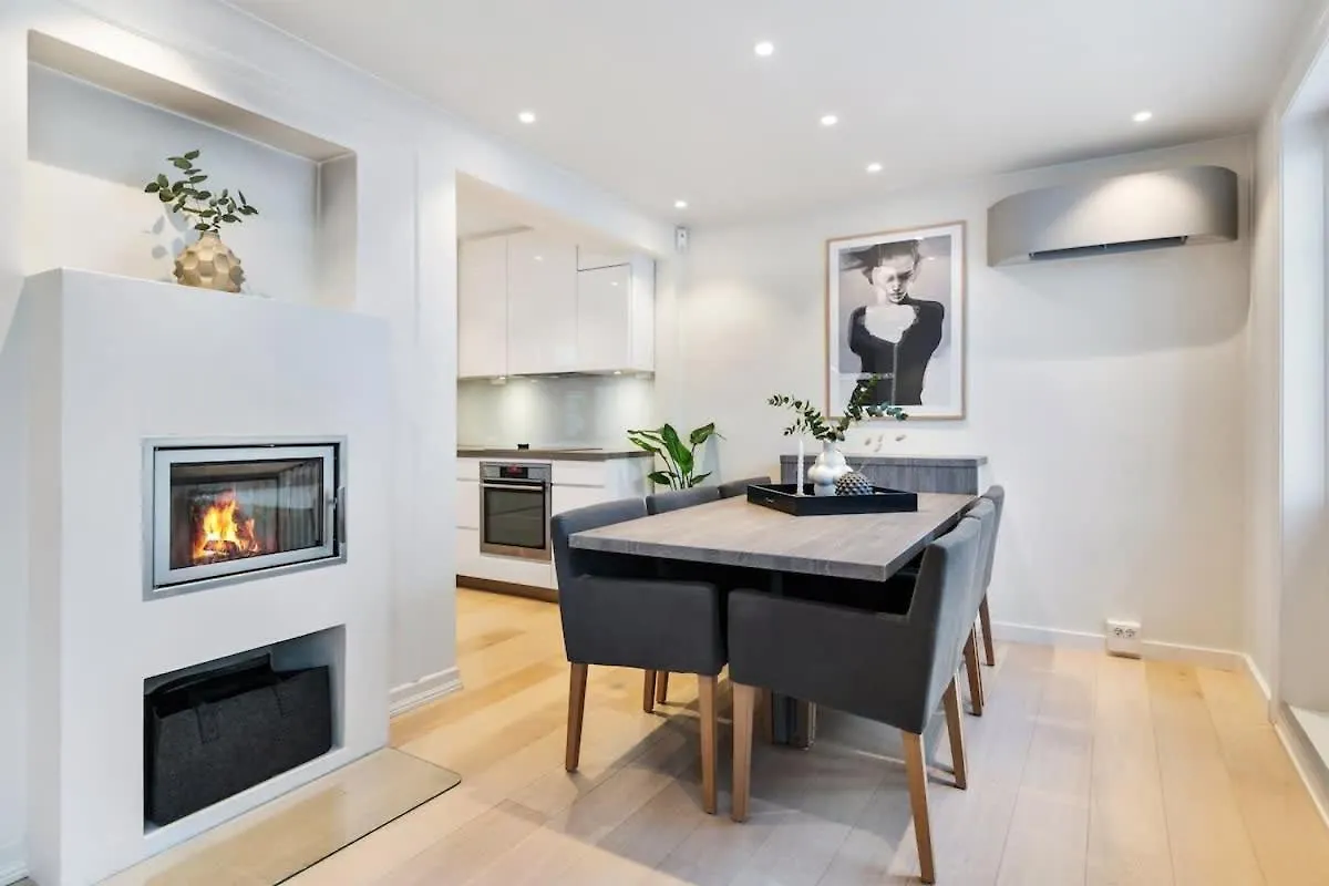 Apartment Dinbnb Homes I Historical 1850 House Bergen Norway